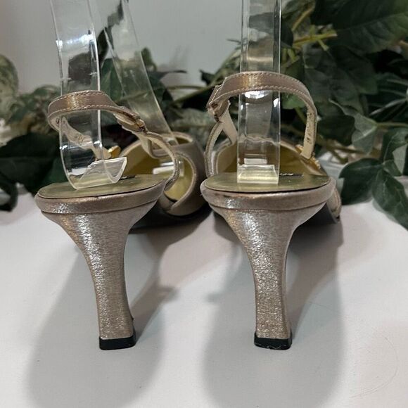 NWOT Stuart Weitzman Heels Women's Size 8.5 Gold Slingback Shimmery Ankle Strap - Picture 6 of 14
